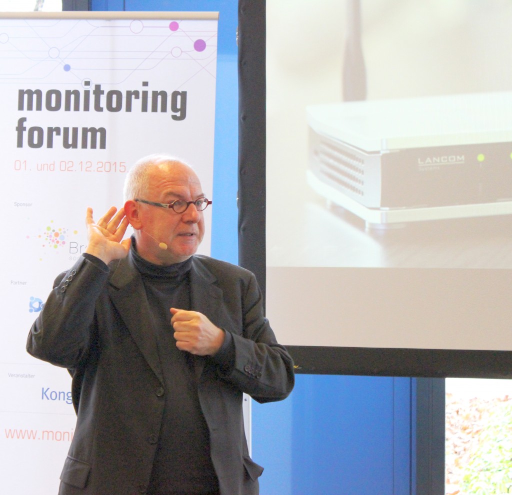 Michael Kausch von vibrio präsentierte gemeinsam mit Kristian Delfs von LANCOM Systems, wie Monitoring als Grundlage für das Storytelling in Blogs genutzt werden kann.